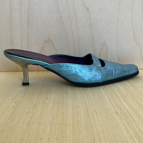 Red or Dead Vintage Blue metallic leather, kitten heel, mule. - Picture 2 of 11